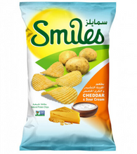 Load image into Gallery viewer, شيبس بطاطس بالشيدر والكريمة الحامضة سمايلز

